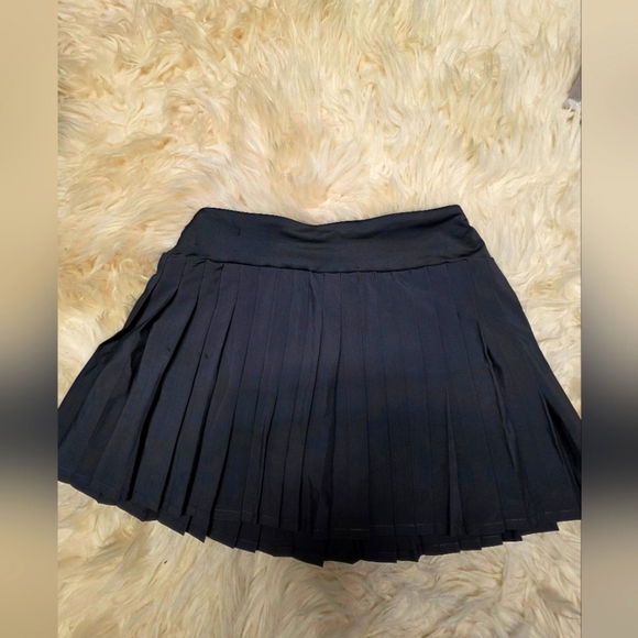 Dresses & Skirts - Elegant Black Pleated Skirt